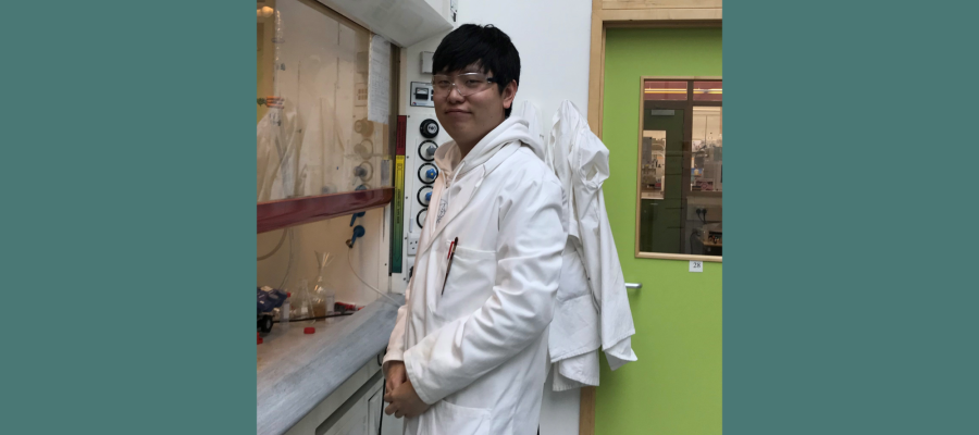 Profile photo of Yichuan Zhang in the lab