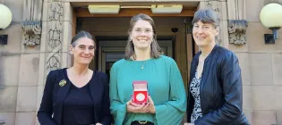 Edith at the Joseph Black Building with her supervisors Dr Lore Troalen and Professor Alison Hulme