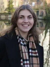 Dr Lisette Warren