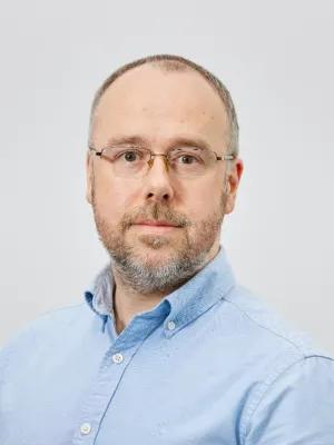 Headshot of Andrew Lawrence