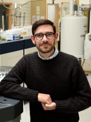 Headshot of Stephen Thomas