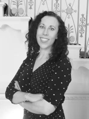 Headshot of Jennifer Garden